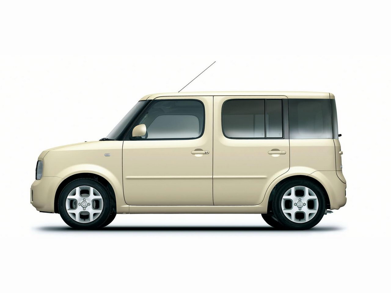 Nissan Cube 2003 020.jpg